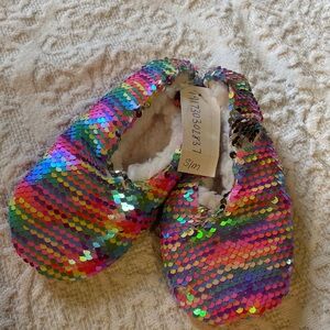 Capelli New York S/M Slipper Sock Reversible Sequins